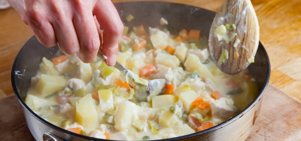 Creamy chicken and leek hotpot